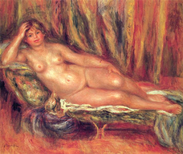 Desnudo En Un Sofá