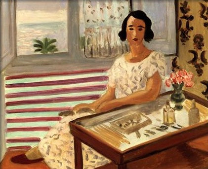 Femeie care stă pe dulapul ei 1924