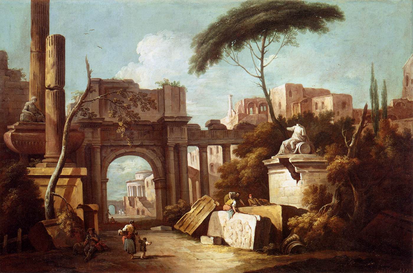Ruines anciennes avec une grande arche et une colonne