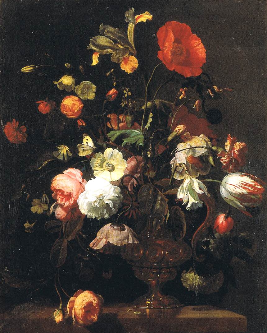 Fleurs dans un vase avec un papillon