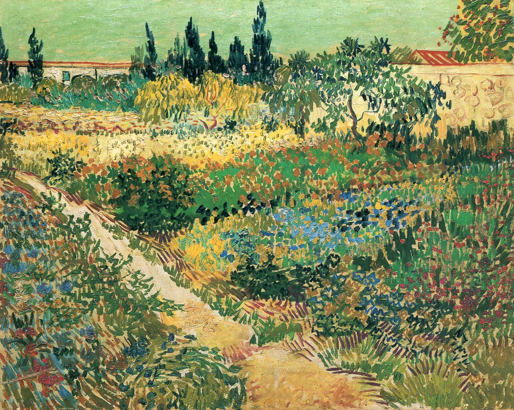 Jardin fleuri avec chemin