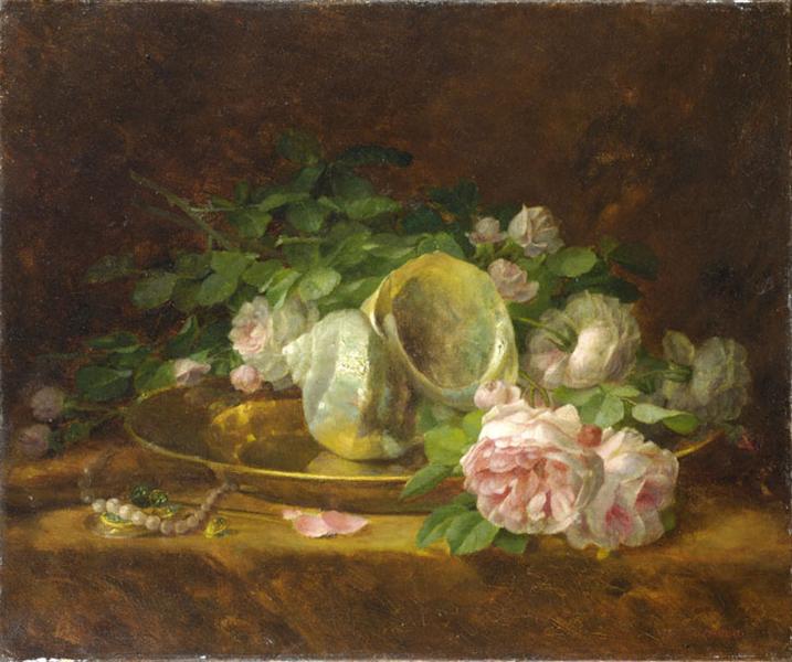 Plato with shells - roses - pearls and earrings - 1920