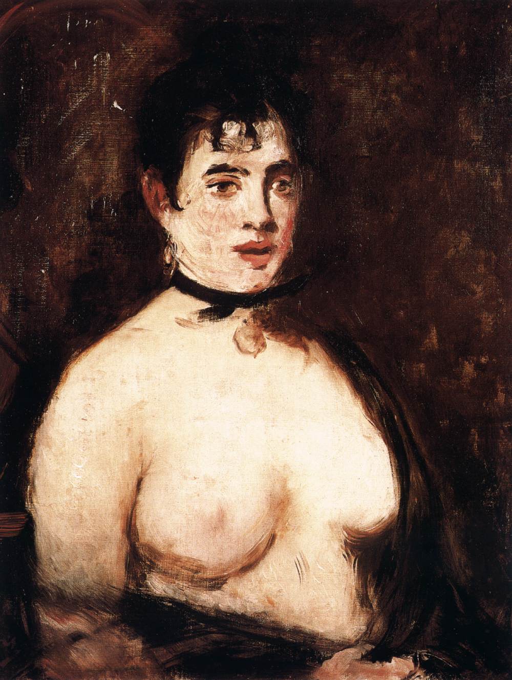 Brune avec des seins nus