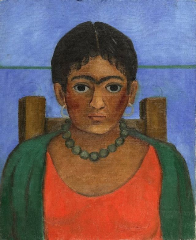 girl with necklace