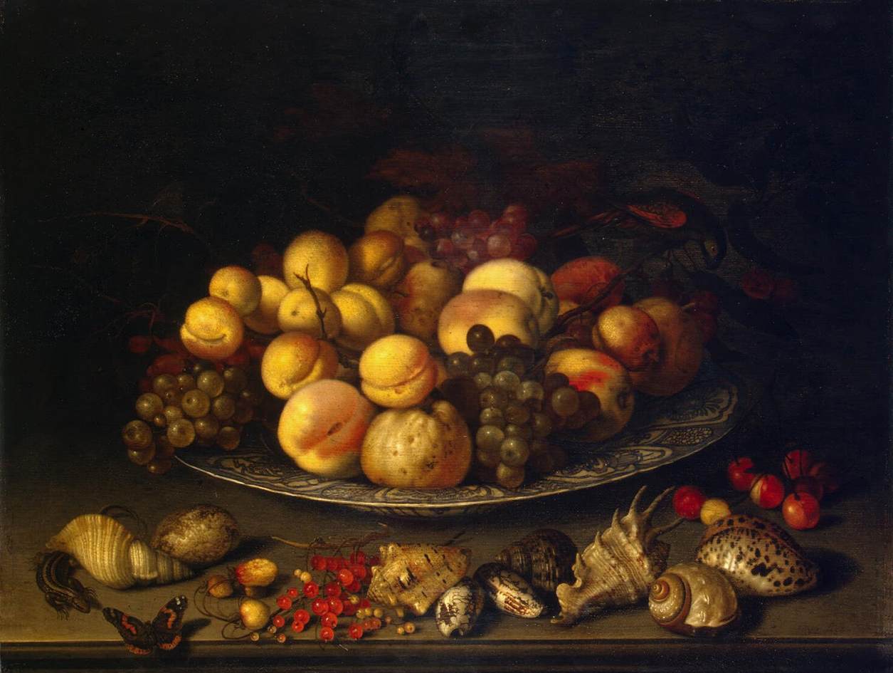 Talerz z owocami i skorupkami