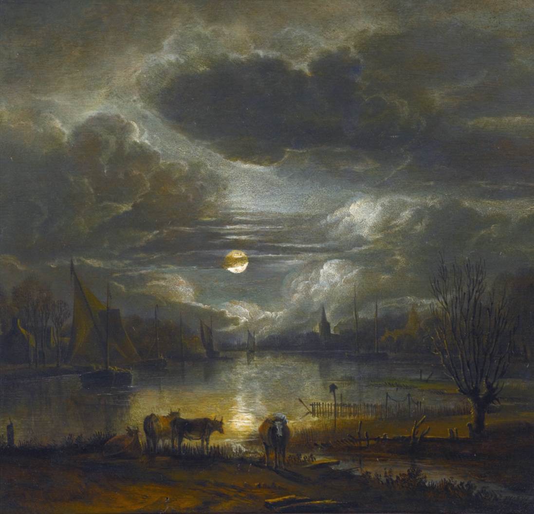 Ampio paesaggio del fiume al chiaro di luna con quattro mucche